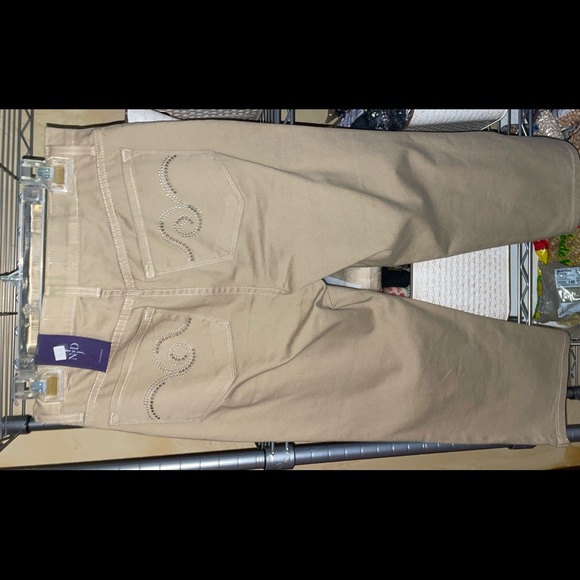 NYDJ capris - Picture 2 of 7